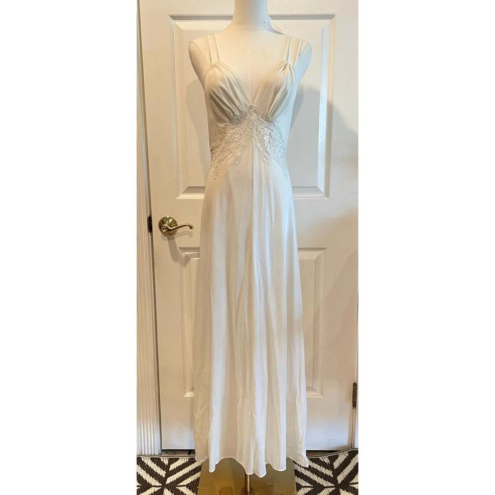 Vintage Blanche by Ralph Montenero White Nightgown Plunging Lace Maxi Length S